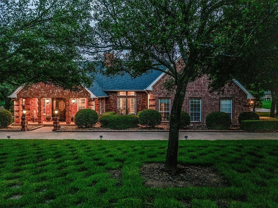 6350 Oak Hollow Dr, Burleson, TX 76028 MLS 20370296 Zillow