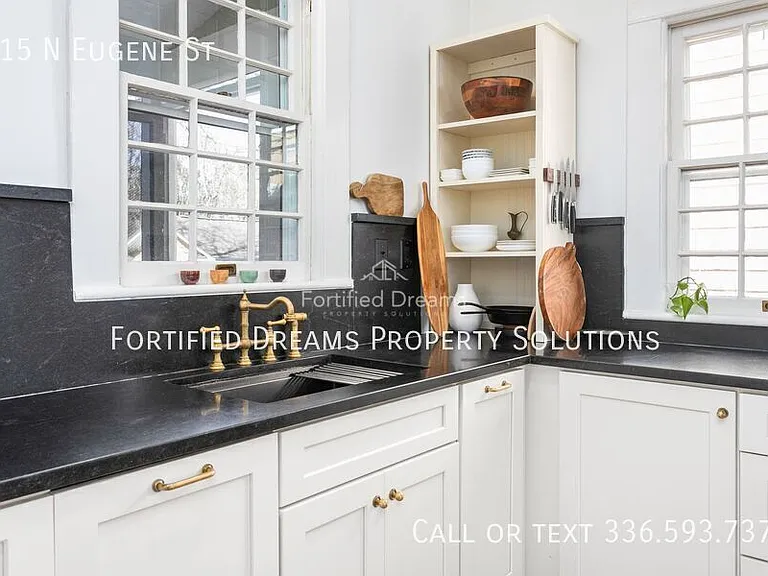 915 N Eugene St — Photo 11