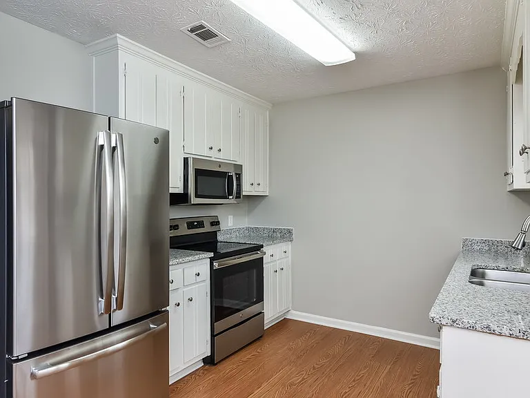 490 Radio Ct — Photo 9