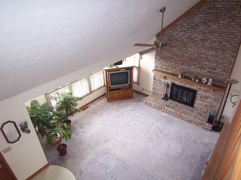 2nd image of 28 Cathys Dr