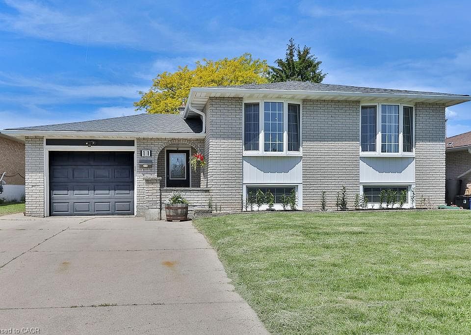 1st image of 11 Lynwood Dr