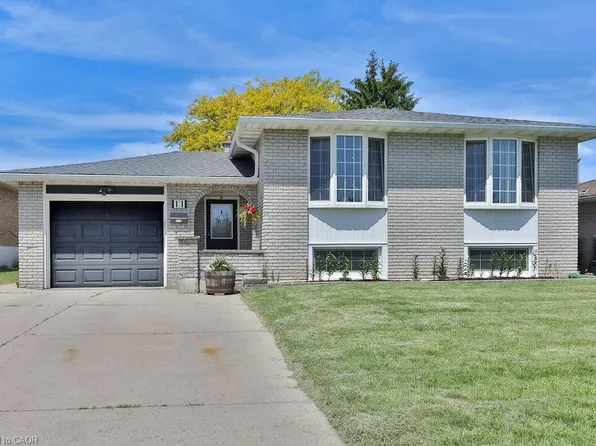 11 Lynwood Dr, Hamilton, ON L8E 3E7