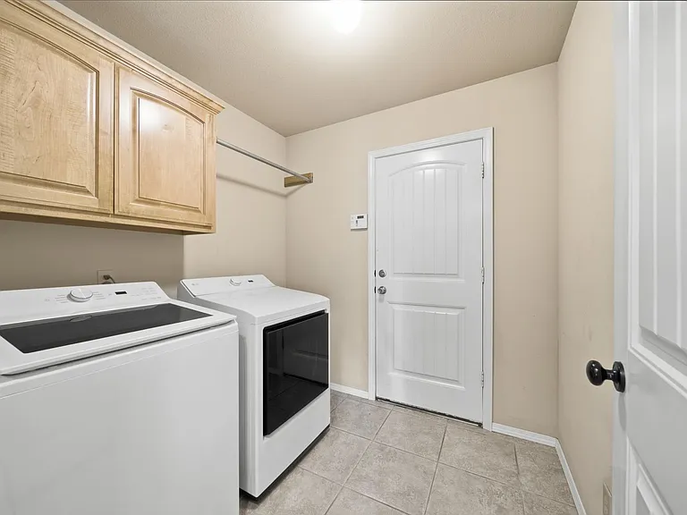 14738 Courtney Dr — Photo 15