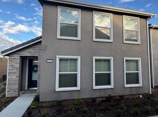 2704 E Teaberry Dr, Fresno, CA 93730