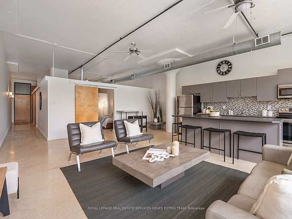3rd image of 365 Dundas St E #207