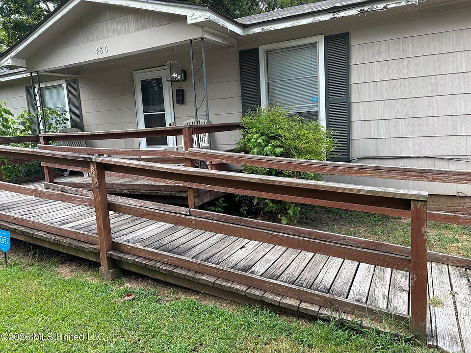 1st image of 486 Collier Ave