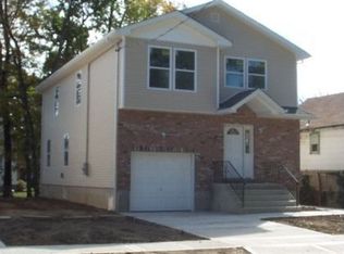 196 Cornell St, Hempstead, NY 11550