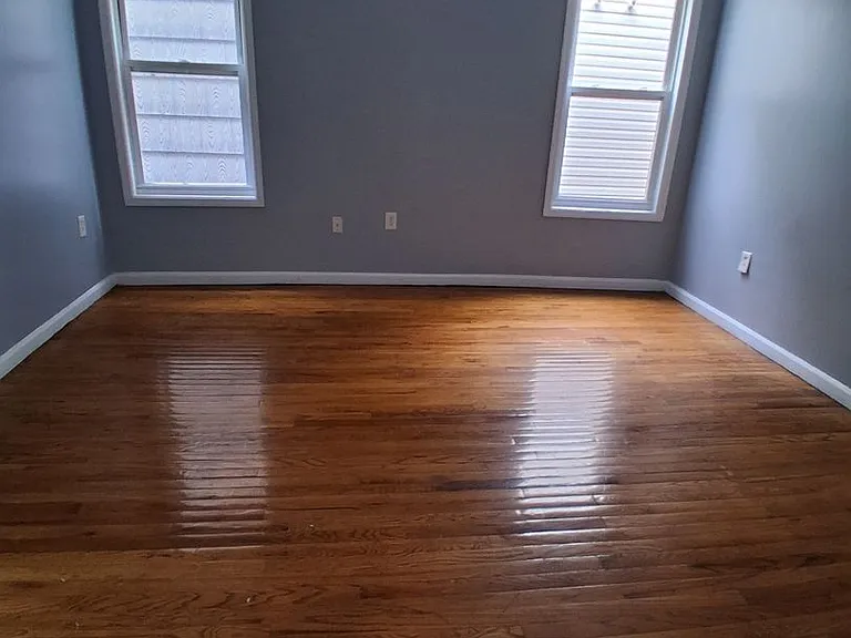 483 Avon Ave — Photo 4