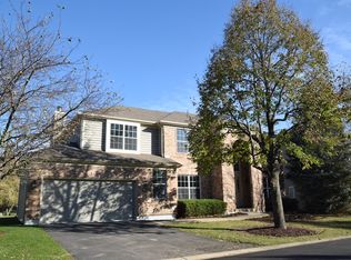 529 Camargo Club Dr, Lake In The Hills, IL 60156