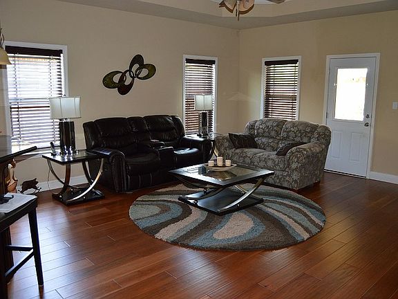 4th image of 14142 Fox Hill Dr