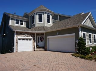 22 Pilot Ln, Staten Island, NY 10309