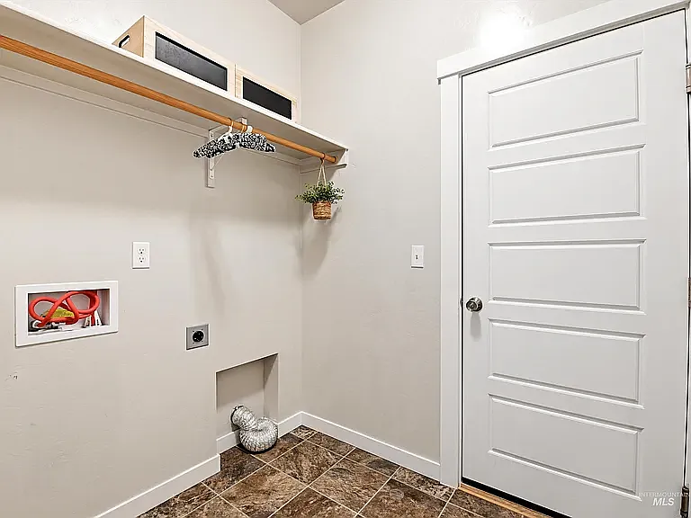 1814 W Heavy Timber Dr — Photo 17