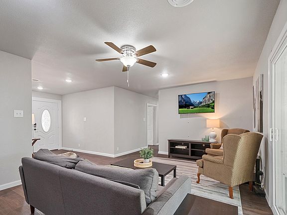 5th image of 3966 Carnett Ct