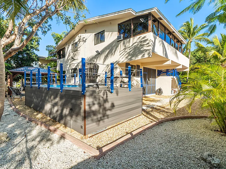 19 Garden Cove Dr — Photo 2