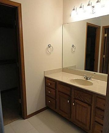 4th image of 541 Silver Fox Ct