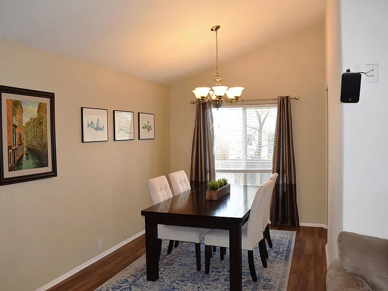 11342 Niagara St — Photo 10