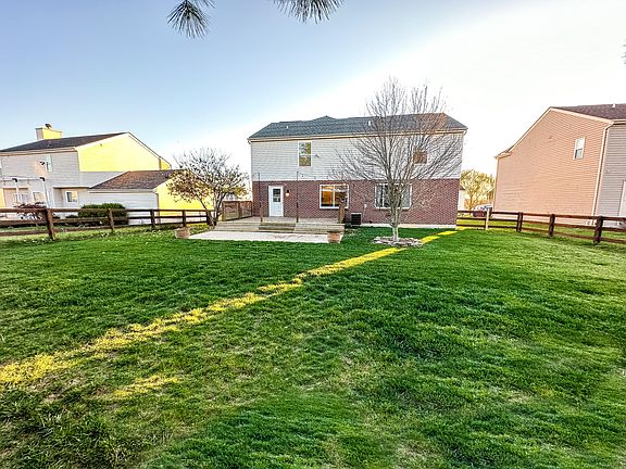 5th image of 520 Walker Ct