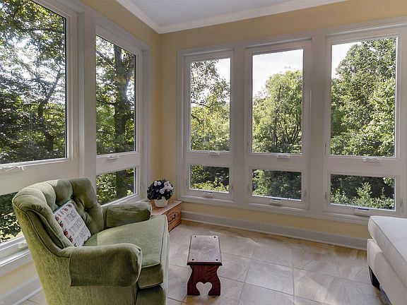 3rd image of 1508 Highland Cir