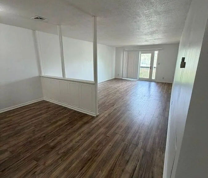 2113 Ottawa St #204C — Photo 8