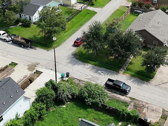 4th image of 403 Sikes St Lot 18