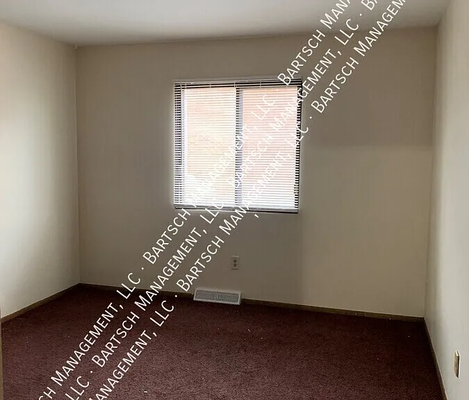 4315 N 104th St #4 — Photo 5