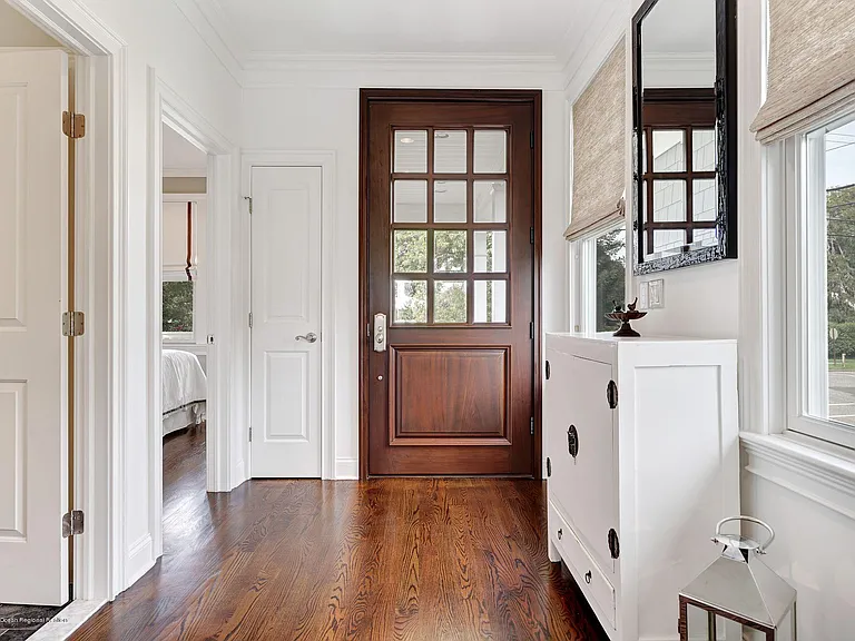 401 Monmouth Ave — Photo 6