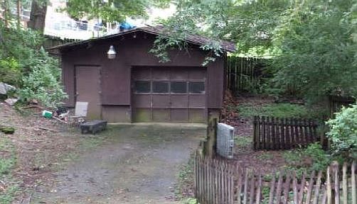 2nd image of 1715 Tall Oak Cir