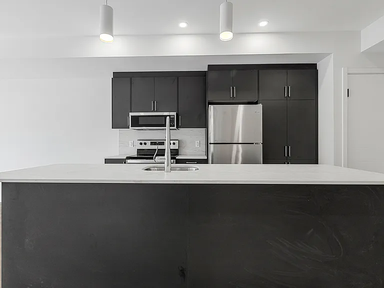 177 Armstrong St — Photo 54