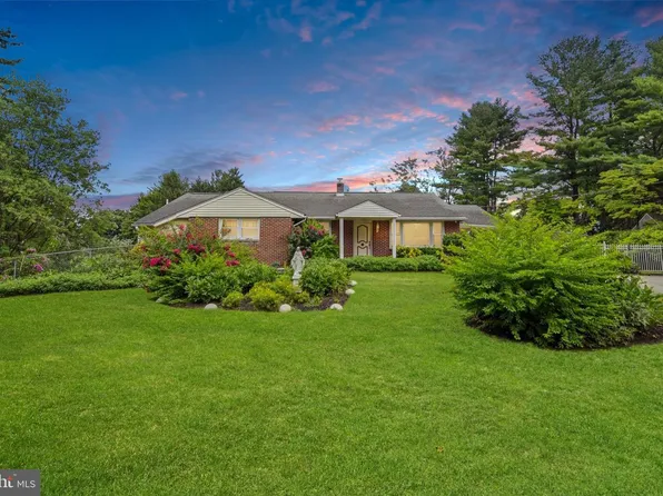 2084 Dutton Mill Rd, Newtown Square, PA 19073