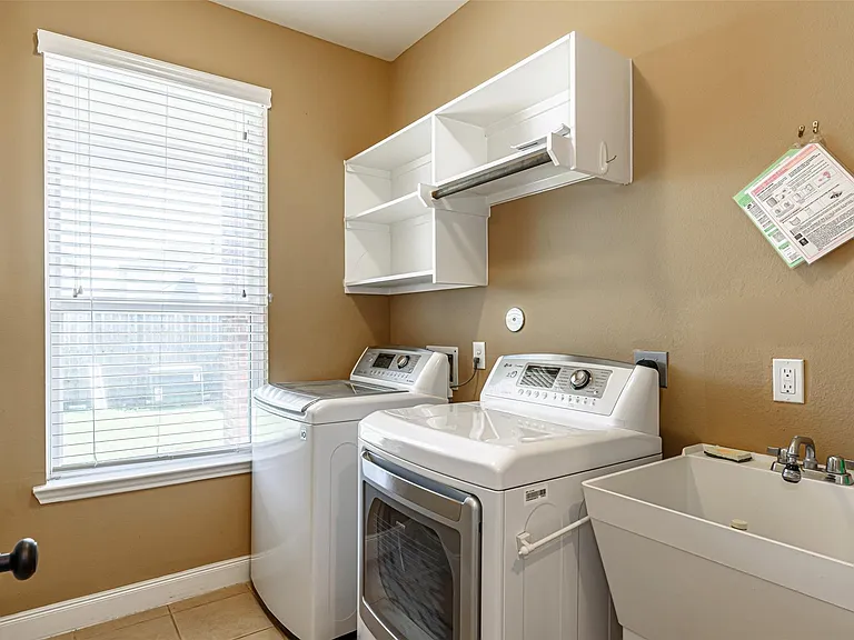 4607 Rockton Hills Ln — Photo 27