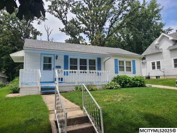 1412 N Hampshire Pl, Mason City, IA 50401