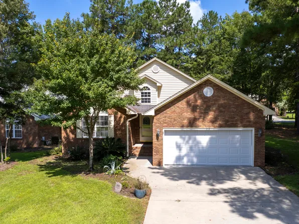 819 Bentwood Cir, Manning, SC 29102