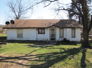 406 E Florence St, Houston, MO 65483