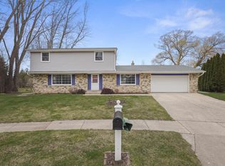N99W6524 Aspen Ct, Cedarburg, WI 53012
