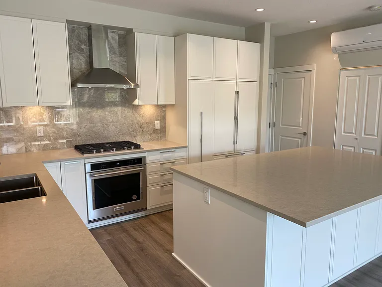 5311 Admiral Way #124 — Photo 4