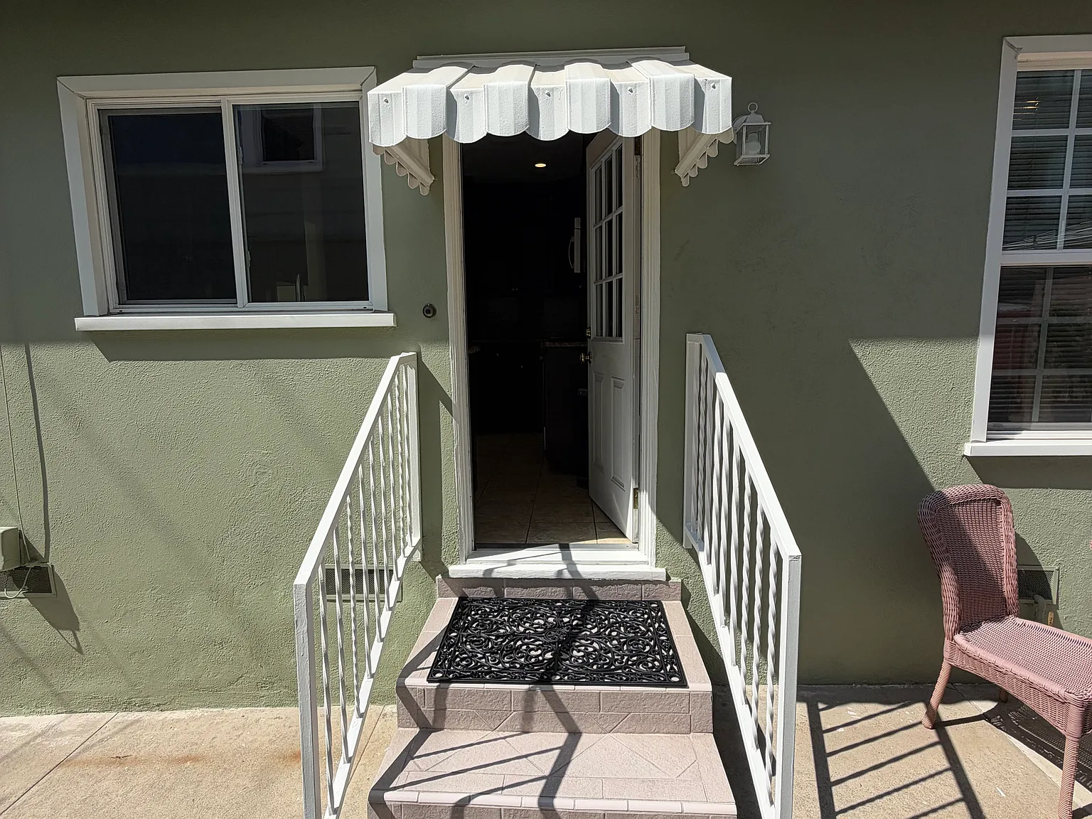 2 bed, 925 sqft, $3,500 — Photo 2