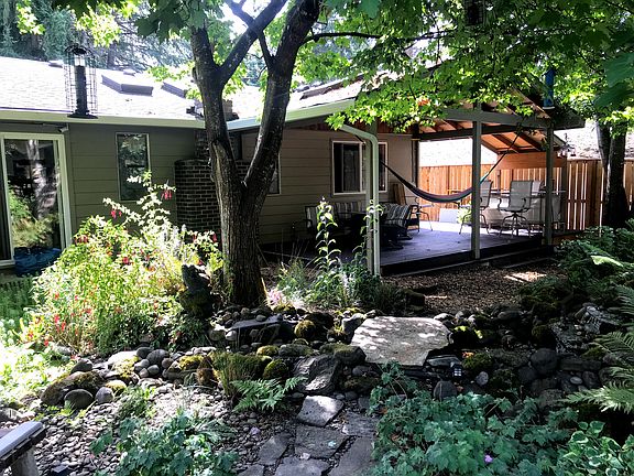 Covered outdoor living area