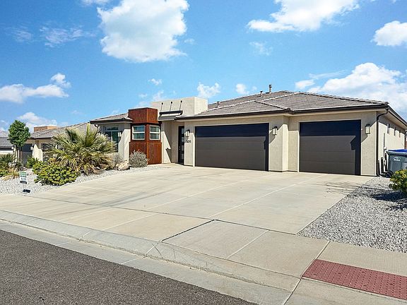 2nd image of 3011 E Lavatera Dr