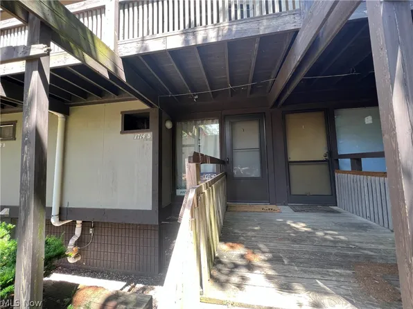 1714 Treetop Trl APT B, Akron, OH 44313