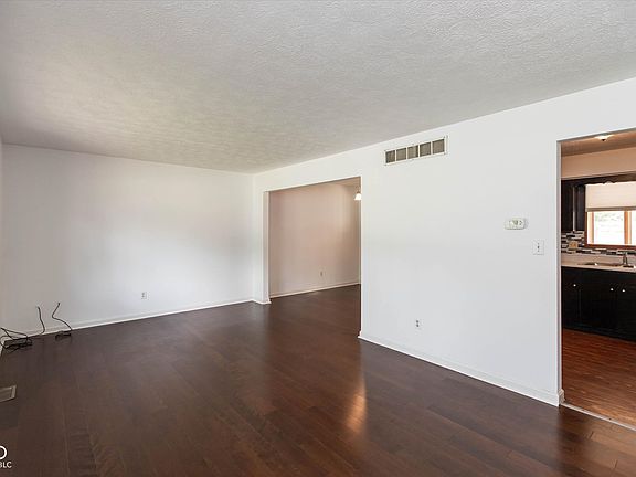 5th image of 7621 Broadview Dr