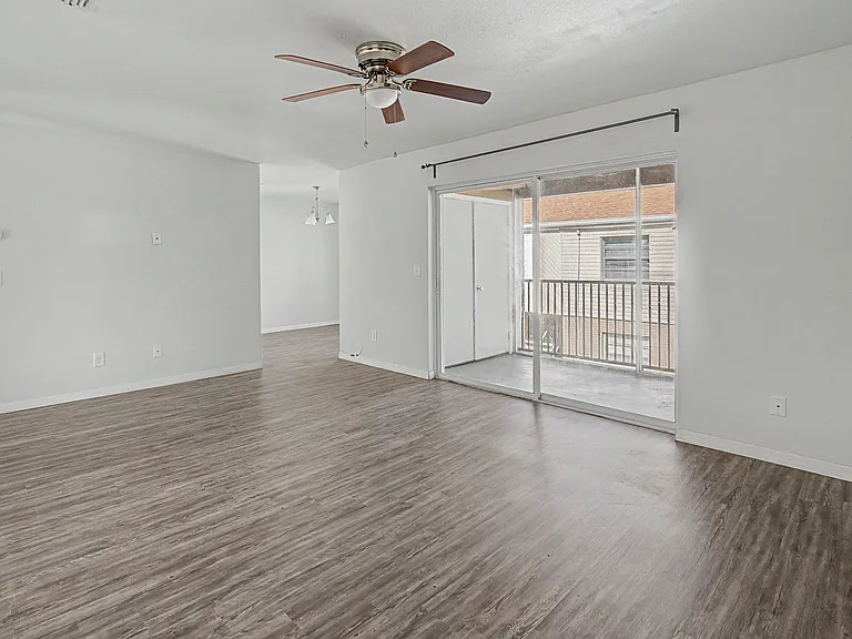 7210 N Manhattan Ave #621 — Photo 7