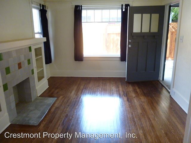 1st image of 3924 1/2 Georgia St
