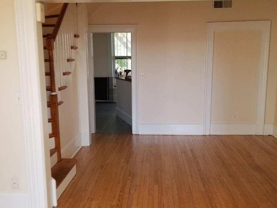 2nd image of 90 Westerlo St #3