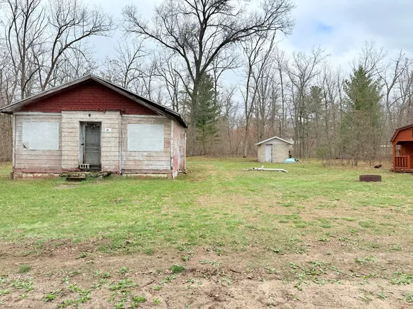 274 E Huston Ave, Idlewild, MI 49642