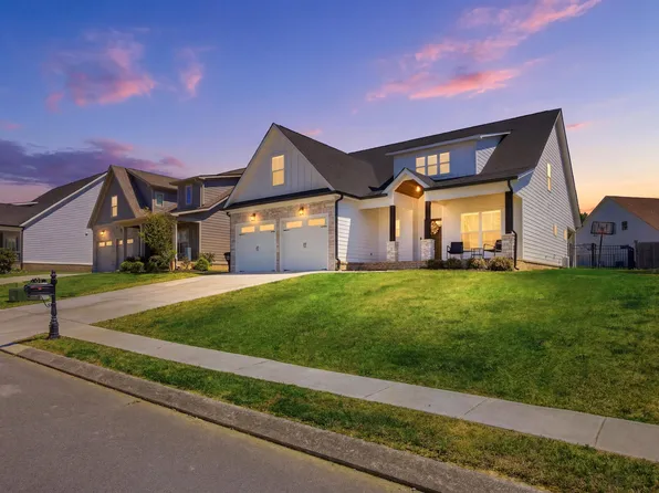 8921 Silver Maple Dr, Ooltewah, TN 37363