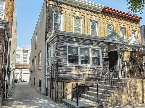 1711 Centre St, Flushing, NY 11385