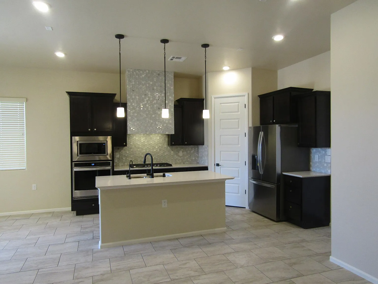 3 bed, 1511 sqft, $1,895 — Photo 4