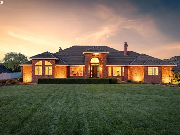 17400 NE Stoney Meadows Dr, Vancouver, WA 98682