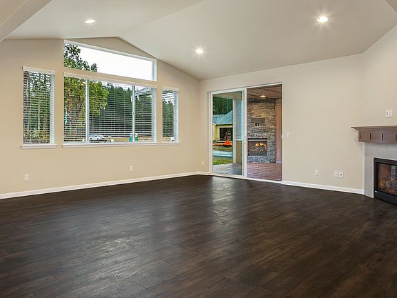 4th image of 4811 Pintail Ct NE