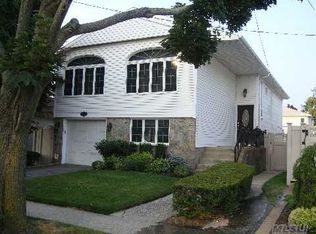 16207 89th St, Howard Beach, NY 11414